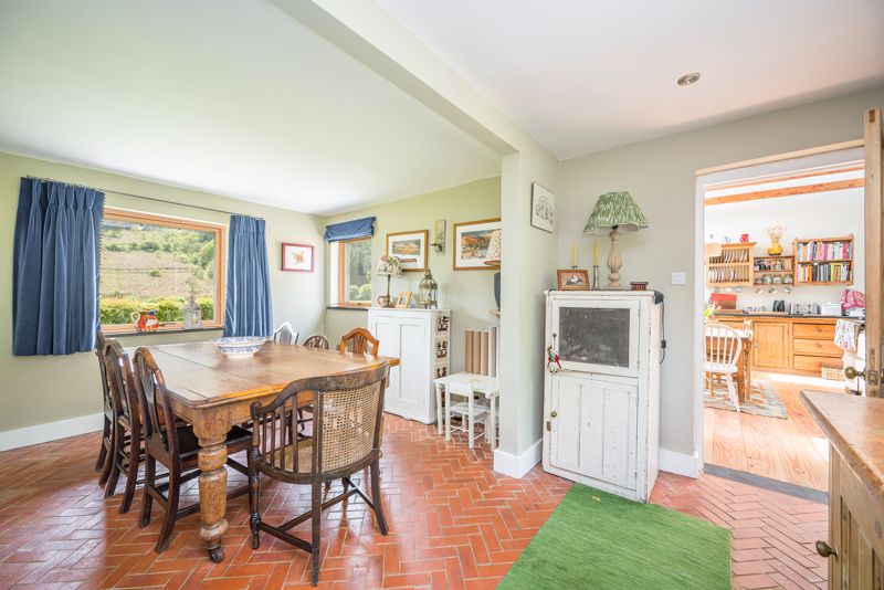 Dining Room- click for photo gallery